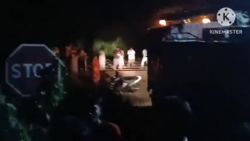 গোলাঘাট: শ্ৰীমন্ত নগৰত মদৰ ৰাগীত মাতাল এজন যুৱকে নিজেই জ্বলাই দিলে নিজৰ ঘৰ