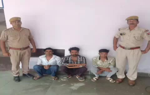 कामां: कामां पुलिस ने महिला के साथ मारपीट कर बेअदबी करने के मामले में 3 आरोपियों को किया गिरफ्तार