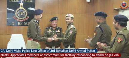 #CPDelhi rewards 3rd BN staff of DAP which tactfully averted an attack on jail van carrying the murder accused Aftab.