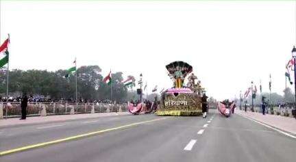 The tableau of #Haryana at #RepublicDay parade depicting the theme 'International #Gita Mahotsav'.