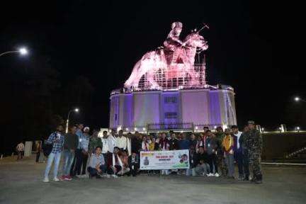 #YuvaShakti is creating unforgettable memories! 

Students from Maharashtra under #EkBharatShreshthaBharat #YuvaSangam visited Marjing Polo Statue