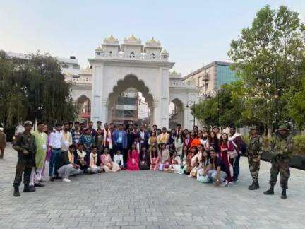 IIT Indore students accorded grand welcome at NIT Manipur campus

#EkBharatShreshthaBharat #YuvaSangam #AmritMahotsav