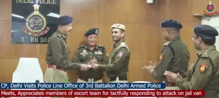 #CPDelhi rewards 3rd BN staff of DAP which tactfully averted an attack on jail van carrying the murder accused Aftab.