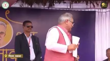 मुख्यमंत्री श्री भूपेश बघेल ने भेंट-मुलाकात के दौरान पिरदा में की बड़ी घोषणाएं 

#BhetMulakat #BhupeshTuharDwar