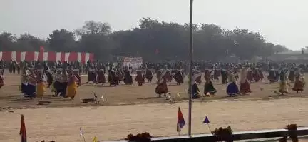 फतेहाबाद। पुलिस लाइन, फतेहाबाद के प्रांगण में आयोजित जिला स्तरीय गणतंत्र दिवस समारोह में सांस्कृतिक कार्यक्रमों की झलक #RepublicDay2023 #JaiHind #RepublicDayIndia #Fatehabad #DIPROFatehabad