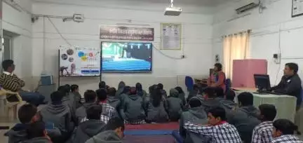 जैसलमेर के केंद्रीय विद्यालय वायुसेना स्थल के विद्यार्थियों ने #ParikshaPeCharcha2023 में भाग लिया।

#PPC2023 #ExamWarriors