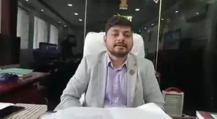 #कोडरमा में ब्लूस्टोन के अवैध कारोबार के खिलाफ जिला प्रशासन ने अब तक की सबसे बड़ी कार्रवाई की है।