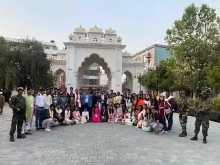 IIT Indore students accorded grand welcome at NIT Manipur campus

#EkBharatShreshthaBharat #YuvaSangam #AmritMahotsav