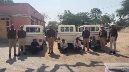 #थाना खाटूबड़ीः- मारपीट के प्रकरण में त्वरित कार्यवाही करते हुए चार आरोपियों को गिरफ्तार किया गया तथा तीन बोलेरो कैम्पर जब्त की गई।