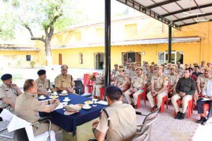 #राजस्थान_पुलिस_दिवस की हार्दिक शुभकामनाएं  *16 #अप्रैल *

#पुलिस_अधीक्षक जिला कोटा ग्रामीण द्वारा #राजस्थान_पुलिस_दिवस के उपलक्ष में जिला कोटा ग्रामीण पुलिस लाइन में पुलिस अधिकारियों व जवानों  की  #संपर्क_