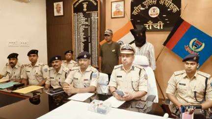 वरीय पुलिस अधीक्षक रांची को मिली गुप्त सूचना के आधार पर सुखदेवनगर थाना अंतर्गत आकाशवानी रातू रोड के पास से प्रतिबंधित मादक पदार्थ के क्रय विक्रय करने वाले एक अपराधकर्मी को गिरफ्तार किया गया एवं इसके पास से 26 ग्राम ब्राउन शुगर बरामद।