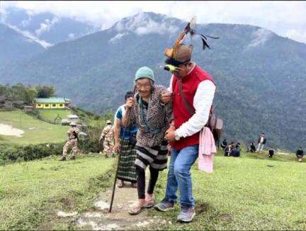 Determination knows no age; voter from Kurung Kumey district, #ArunachalPradesh,who with unwavering resolve, ventures to the polling booth to exercise her democratic right. #pibindia