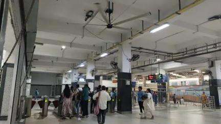 One energy efficient #HighVolumeLowSpeed (HVLS) fan has been installed in #KaviSubhash station. It is going to provide a cool & refreshing breeze to the commuters. It will also improve air circulation over a large area.