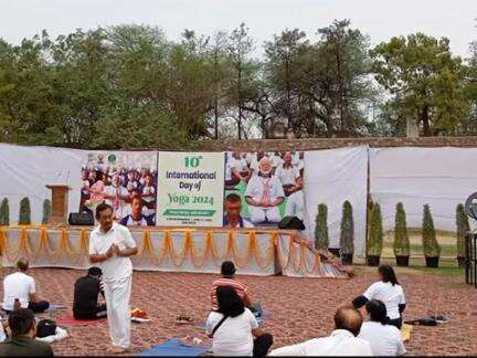 IDY 2024 celebration by CCRH Officers at various places in Delhi
#YogaForSelfAndSociety 
#IDY2024
#CCRH 
#MoA