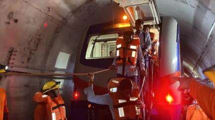 A passenger evacuation mock drill was organised with #NDRF & #WBFES teams inside #Metro tunnels between #DumDum & #Noapara .