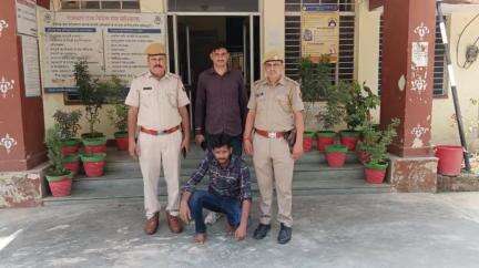 जिला कोटा ग्रामीण पुलिस की #त्वरित कार्यवाही

थाना कैथून में जान से मारने की नीयत से पत्नी पर चाकू से लगातार वार कर, #फरार हुए अपराधी पति को #गिरफ्तार करने में सफलता हासिल की 
#PoliceRajasthan