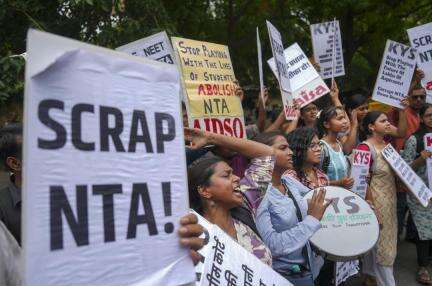 NEET पेपर 'लीक' से 150 से भी कम अभ्यर्थी हुए प्रभावित: रिपोर्ट #NEET