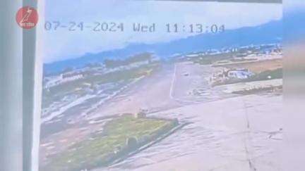 नेपाल में प्लेन क्रैश का CCTV वायरल, 18 लोगों की मौत 
#nepalplanecrash #planecrash