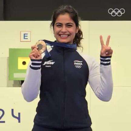 HISTORY MAKER! 🥉

#ManuBhaker becomes the first 🇮🇳 woman shooter to win an Olympic medal! 👏

📸: #olympic