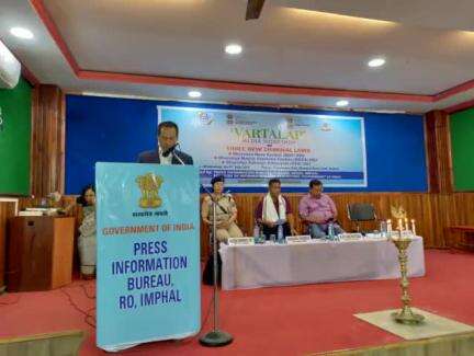 Media Workshop #Vartalap on the #NewCriminalLaws organised by PIB, Imphal is underway with the welcome address by Dr. Engam Pame, Director PIB, Imphal

#AzadBharatKeApneKanoon