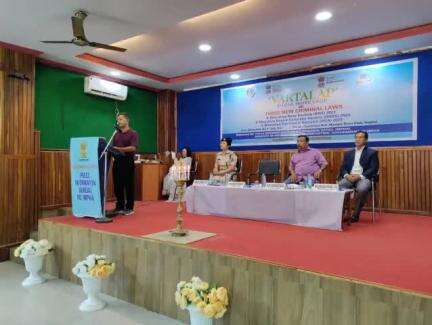 Mr. Khogendra Khomdram, President, EGM delivering his speech on Media Workshop #Vartalap organised by PIB, Imphal at Manipur Press Club, Imphal.

#AzadBharatKeApneKanoon