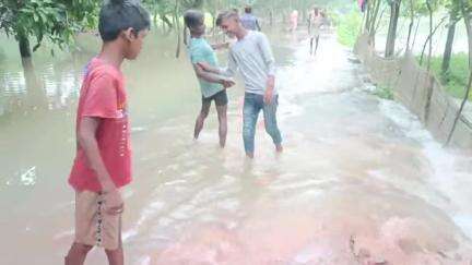 इमादपुर में जलस्तर बनने से इमादपुर के लोग काफी ज्यादा परेशान है।