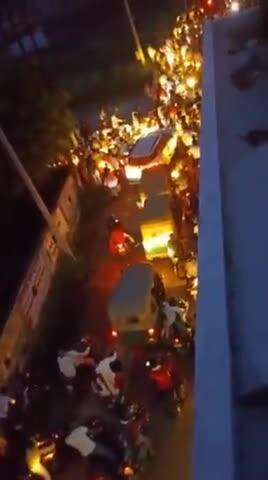 sakaldiha kachahari road par laga jam logo me badi pareshani