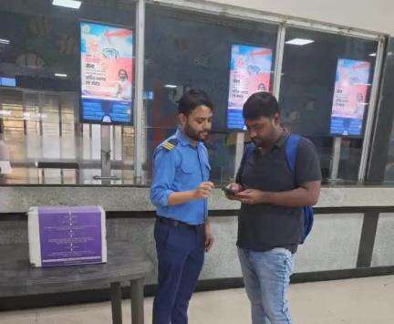 Special camps organised at all #BlueLine stations today to help #Metro commuters to download #MetroRideKolkata App.