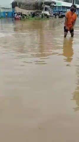 Do Din Ki Barish mein Chhattisgarh jalmag sukama Mein Bhara Pani gadiyon Ki आना-जाना band ho gai hai