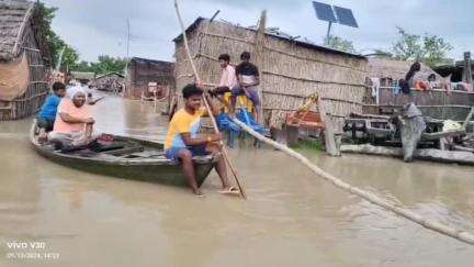 बाढ़ का पानी पहुंचा गांव के अन्दर | मिहींपुरवा बहराइच इलाके में बाढ़ का कहर | #Bahraich #News #BreakingNews