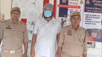 हापुड़: मधुबन कॉलोनी से एन आई एक्ट के मामले में फरार वारंटी अभियुक्त को पुलिस ने किया गिरफ्तार