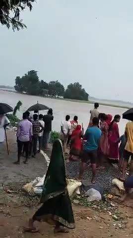 sundipur bajar mein ghusa Goyal Nadi ka Pani