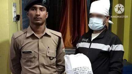 पिथौरागढ़: दुकान की आड़ में शराब तस्करी करने वाले को जाजरदेवल पुलिस ने भौड़ी से किया गिरफ्तार