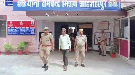 शाहजहांपुर: थाना आरसी मिशन पुलिस ने दिलावरपुर भटकर के एनबीडब्ल्यू वारंटी अभियुक्त को गिरफ्तार कर भेजा जेल