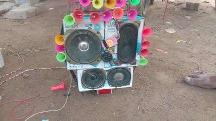 चरखारी: रूपनगर मुहल्ला के बच्चों ने खेल खेल के माध्यम से बनाया #DJ प्रियांशु, डी.जे. छोटा है पर जबरदस्त बनाया