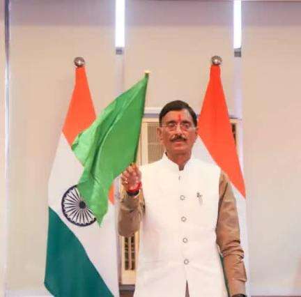 माननीय केंद्रीय रक्षा राज्यमंत्री #sethsanjaymp ने वीडियो कॉन्फ्रेंसिंग से राँची-गोरखपुर एक्सप्रेस ट्रेन का लोकार्पण किया जो पर्यटन, व्यवसाय और शिक्षा को बढ़ावा देगी।
#railminindia #mygovindia
#RailInfra4Jharkhand #RailInfra4UttarPradesh