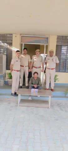 जिला कोटा ग्रामीण पुलिस की #अवैध_आर्म्स के खिलाफ बड़ी #कार्यवाही

थाना सुकेत ने 01 व्यक्ति को गिरफ्तार करते हुए, उसके पास से #अवैध_01_पिस्टल मय मैगजीन व 01 जिन्दा कारतूस #जप्त करने में सफलता हासिल की #PoliceRajasthan #IgpKota