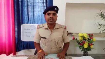 शिवहर साइबर थाना के पुलिस पदाधिकारी पु ०अ०नि० लवजी प्रसाद के द्वारा विभिन्न तरह के होने वाले साइबर फ्रॉड की जानकारी एवं बचाव संबंधी सूचना देते हुए। #SheoharPolice #BiharPolice #CyberSecurity #CybersecurityAwarenessMonth