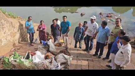 गौ माता और इंद्रावती माता को प्लास्टिक पॉलिथीन ना खिलाए।