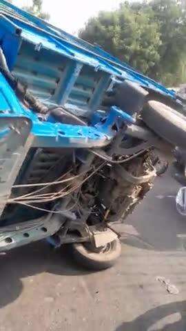 saidabad near Realway station saidabad  हुआ accident  buloro and appe#accident bolero aur appe