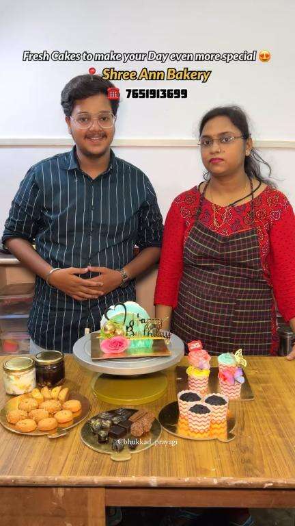 Hard working Homebaker in prayagraj❤️😍 #cakes #homebaker #prayagraj #foodblogger #muffins #cupcakes #foodblogger