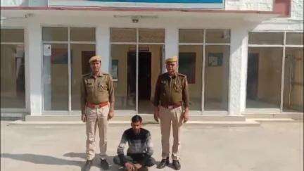 पुलिस थाना #गोविन्दगढ ने  चोरी की मोटरसाईकिल बरामद कर चोरी के आरोपी को किया गिरफ्तार।