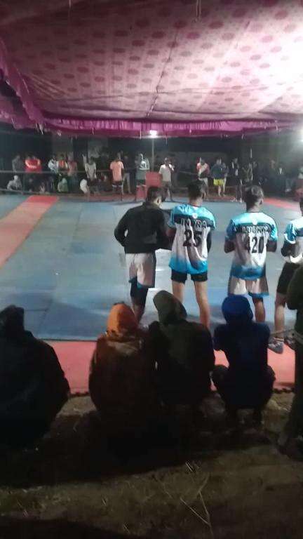 ग्राम पंचायत समिति सदस्य द्वारा कब्बड़ी कायक्रम रखा गया है #kabaddi #khilad