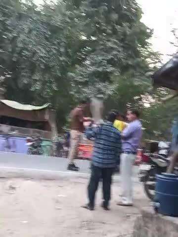 सिधौली थाने के कुंवरगड्डी में चलाया गया चेकिंग अभियान मौके हल्का दरोगा उमाशंकर यादव रविन्द्र कुमार अखिल अरविंद।