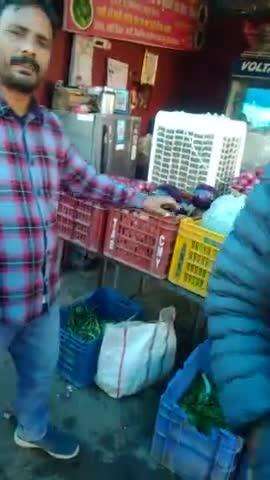 sabji market me garah se mar pith batsaluki
Ambikapur gudri majar