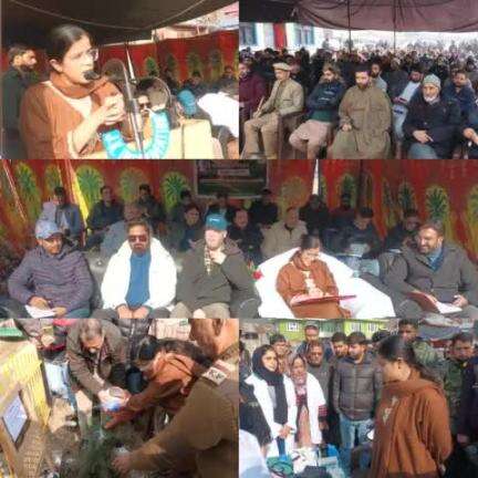 DC Kupwara chairs weekly Block Diwas programme at Zachaldara
The Deputy Commissioner Kupwara, Ms. Ayushi Sudan IAS today visited far flung Zachaldara block of district Kupwara and chaired the weekly Block Diwas programme.