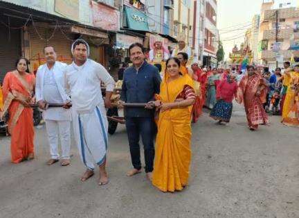 मुनि द्वय श्रीनिष्कंप सागर व श्रीनिष्काम सागर के पावन सानिध्य में शुजालपुर में चौबीसी समवशरण महामंडल विधान सानंद संपन्न।