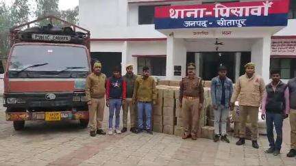 थाना पिसवा ट्रक में बैठे थे चार युवा पुलिस ने पूछा कौन हो तुम राज खुल तो दहल गए सब #सीतापुर