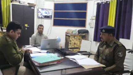 सिवान: सिवान पुलिस अधीक्षक ने नगर थाने का किया औचक निरीक्षण, लंबित मामलों को जल्द निपटाने के निर्देश दिए