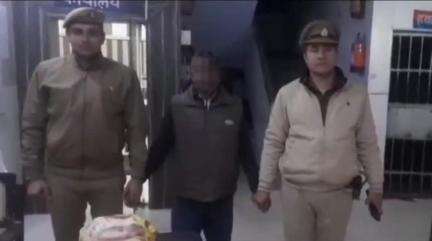 हाथरस: मुखबिर की सूचना पर पुलिस ने पुरा स्टेशन से ऐहन की तरफ मंदिर के पास से एक अभियुक्त को किया गिरफ्तार, अवैध शराब बरामद